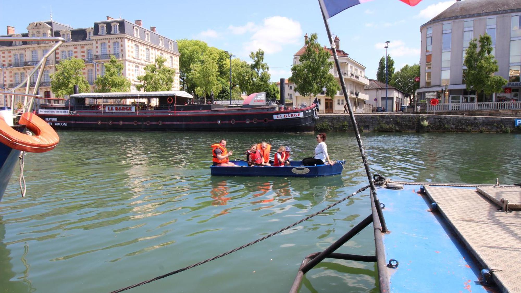 Le Gite Embarque - Gere Par Presta-Zen'Services - Barque Electrique En Supplement Verdún Exterior foto